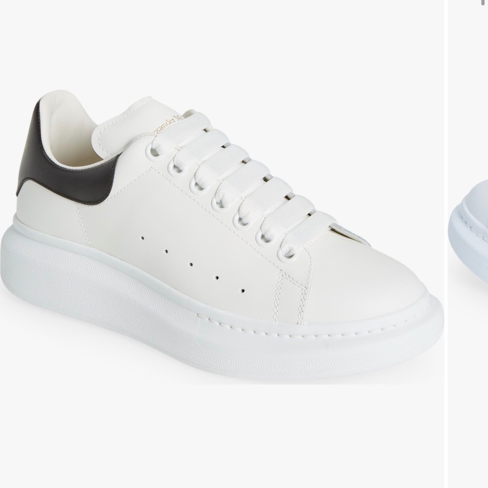 Alexander McQueen Oversized Sneakers in white leather with a black heel counter